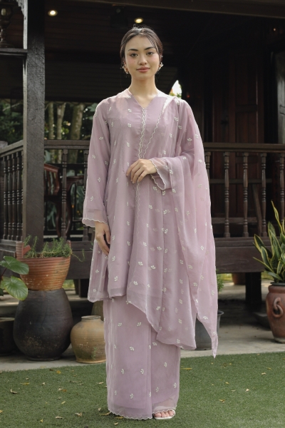 SERI KEBARUNG IN DUSTY PURPLE 2.0 -  (SELENDANG INCLUDED)